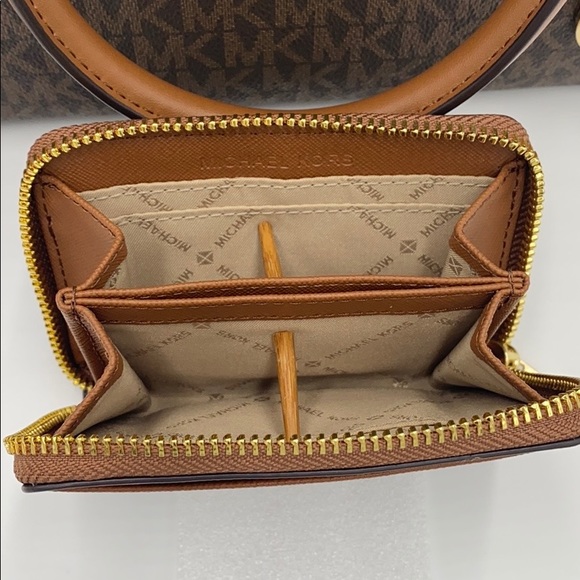 MICHAEL KORS HOPE MD MESSENGER & MD ZA CARD CASE - Picture 14 of 16